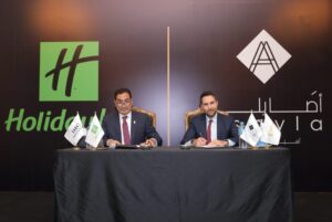 بالصور.. هيئة المجتمعات العمرانية تشهد توقيع عقد انشاء أول فندق سياحى بإدارة عالمية بصعيد مصر 1 IMG 20210529 WA0010 1