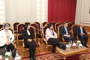 بالصور.. قداسة البابا تواضروس الثاني يستقبل رئيس الأكاديمية العربية للعلوم والتكنولوجيا والنقل البحري 2 FB IMG 1645575319750