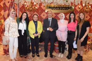 بالصور.. الدكتور إسماعيل عبد الغفار رئيس الأكاديمية العربية للعلوم والتكنولوجيا يشارك أسرة الاكاديمية بالقاهرة إفطارهم السنوي 1 FB IMG 1649624529439