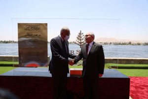 بالصور.. محافظ الأقصر يضع حجر اساس مشروع فورسيزونز الأقصر بحضور هشام طلعت مصطفى 1 IMG 20220607 WA0051