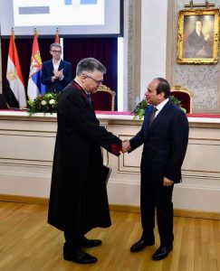 بالصور.. حيثيات منح الرئيس السيسي الدكتوراه الفخرية من جامعة بلجراد 1 FB IMG 1658408275596 1