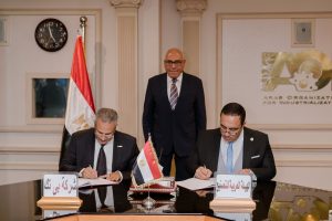 بالصور.. الهيئة العربية للتصنيع و بى تك يوقعان برتوكول تعاون لتعزيز اوجة التعاون المشترك 1 3 8