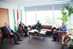 بالصور.. طلاب الأكاديمية العربية أول سفراء للبورصة المصرية 3 FB IMG 1664823363555