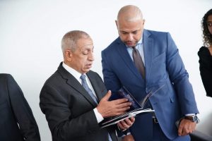 بالصور.. طلاب الأكاديمية العربية أول سفراء للبورصة المصرية 1 FB IMG 1664823503156