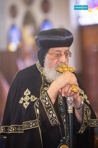 بالصور.. حسن عبد الله محافظ البنك المركزي يشارك في جنازة الدكتور رءوف غبور 4 FB IMG 1668277884013
