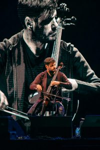 بالصور.. فرقة "CELLOS2" العالمية تبٌهر المصريين والسائحين في حفل البحر الأحمر 1 IMG 20221124 WA0017