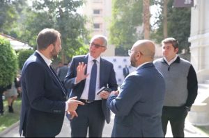 بالصور.. جمعية "ملائكة الأعمال " تحتفل بتخريج الدفعة الأولي من كلية "أجورا" لإدارة الأعمال 3 FB IMG 1671088125559