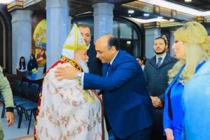 بالصور.. وفود أمانة القاهرة بحزب الشعب الجمهوري تزور الكنائس و تهنئ الأخوة الأقباط بأعياد الميلاد 3 FB IMG 1673121531614