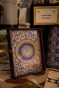بالصور.. مؤسسة مكسيم الخيرية للتنمية و الخدمات تقيم معرضا للمنتجات اليدوية وتخصص دخله للعارضين 2 IMG 20230130 WA0047 1