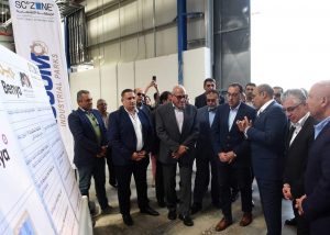بالصور.. المهندس أحمد مكي يستعرض إمكانيات مصنع بنية لكابلات الألياف الضوئية أمام رئيس الوزراء 3 FB IMG 1678974879854