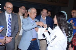 بالصور.. الدكتور إسماعيل عبد الغفار يتناول الإفطار مع طلاب الأكاديمية العربية فرع مصر الجديدة 4 FB IMG 1681200647871