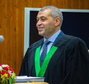 بالصور.. الباحث طارق محمد شعبان يحصل على الدكتوراه من كلية الحقوق جامعة القاهرة 1 IMG 20230409 WA0042