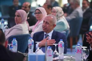 بالصور.. الدكتور إسماعيل عبد الغفار يتسلم جائزة الريادة لأكبر صرح علمي عربي 1 FB IMG 1684108425700