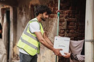 بالصور.. بالم هيلز للتعمير تدعم الفئات الأولى بالرعاية من خلال حملة " خير يبني حياة" 4 IMG 20230502 WA0062