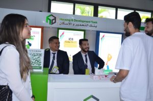 بالصور.. بنك التعمير والإسكان يرعى معرضى التوظيف بجامعة ESLESCA والجامعة الألمانية 2 IMG 20230520 WA0019