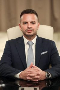 د. محمد راشد يعدد المكاسب الاقتصادية من تطبيق قانون "الرقم القومى للعقار" 1 IMG 20230809 WA0105