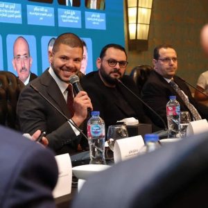 بالصور.. المهندس أحمد منصور يدير جلسة نقاشية ساخنة حول مستقبل القطاع العقاري 2 FB IMG 1694030199114