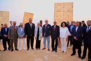 بالصور.. فاروق حسني يزور معرض "الأبد هو الآن " بالأهرامات.. ويشيد بأعمال الفنان الكبير راشد بن خليفة 2 IMG 20231029 WA0004