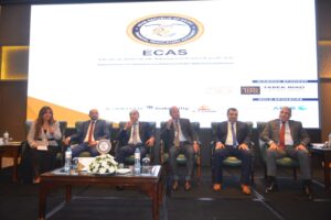 بالصور..رئيس البورصة يشارك في مؤتمر الشركات العائلية الذي نظمه المركز المصري للتحكيم الاختياري 2 IMG 20231031 WA0112