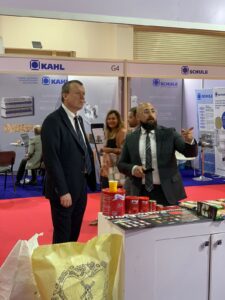 بالصور.. سفير أوكرانيا بالقاهرة يزور جناح «المصرية السويسرية» بمعرض «IAOM» للطحن 1 IMG 20231115 WA0122