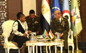 بالصور.. الفريق أول محمد زكى القائد العام للقوات المسلحة وزير الدفاع والإنتاج الحربى يلتقى عدداً من قادة الوفود العسكرية 2 7 3