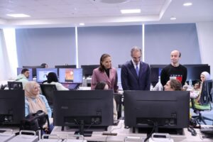 بالصور.. جامعة مصر للمعلوماتية تحتفل بتخريج الدفعة الأولى من برنامج بناء القدرات المدمجة للسيارات بالمبادرة الرئاسية "مصر تصنع الإلكترونيات" 4 IMG 20231202 WA0034