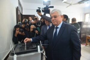 بالصور.. د. أيمن عاشور وزير التعليم العالى يدلى بصوته فى الانتخابات الرئاسية بالتجمع الخامس 5 IMG 20231210 WA0075 1