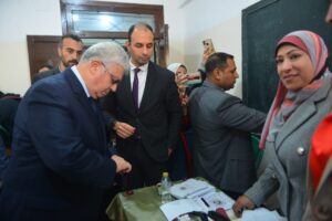 بالصور.. د. أيمن عاشور وزير التعليم العالى يدلى بصوته فى الانتخابات الرئاسية بالتجمع الخامس 4 IMG 20231210 WA0077 1