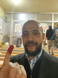 خالد الطوخي رئيس مجلس أمناء جامعة مصر للعلوم والتكنولوجيا يدلى بصوته فى الانتخابات الرئاسية 1 IMG 20231210 WA0289