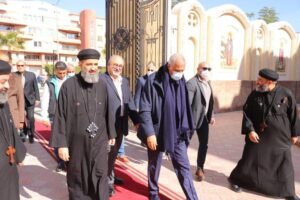 بالصور.. هشام طلعت مصطفى يزور كنيستي الرحاب و مدينتي و يهنئ الأقباط بعيد الميلاد المجيد 5 FB IMG 1704576163015
