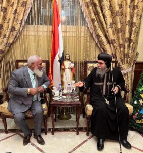 بالصور.. وفد من المؤسسة الدولية للتنمية الاقتصادية برئاسة الحاج إبراهيم الشنراوي الرئيس التنفيذي للمؤسسة يقدم التهاني والهدايا لكنائس بني سويف 5 IMG 20240109 WA0030