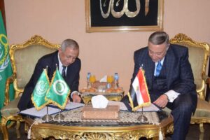 بالصور.. الأكاديمية العربية للعلوم والتكنولوجيا توقع بروتوكول مع المحكمة الدستورية العليا بشأن التعاون العلمي والأكاديمي المشترك 1 FB IMG 1707976109214