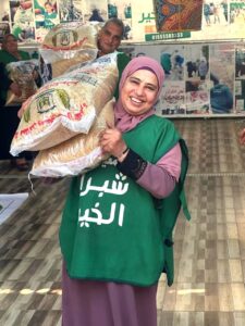 بالصور.. "شبرا الخير" ترسل 10 أطنان سلع غذائية لأهالي غزة بالتعاون مع الهلال الأحمر 7 IMG 20240219 WA0017