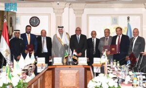 بالصور.. توقيع مذكرة تفاهم في مجال التطوير العقاري بين الحكومة المصرية وتحالف سعودي - مصري 1 IMG 20240220 WA0218