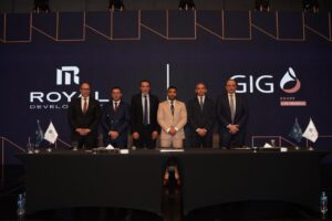لأول مرة فى مصر .. "رويال للتطوير" توقع بروتوكول تعاون مع " GIG للتأمين " لتغطية قيمة وحدات مشروع " مونارك " ضد مخاطر عدم السداد 2 IMG 20240229 WA0157