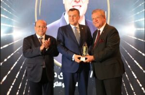 بالصور.. مؤسسة عالم المال تكرم القادة الأكثر تميزا في احتفالية 2023 Leaders 3 IMG 20240305 WA0211
