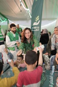 بالصور.. بنك الطعام المصري يجمع نجوم ومشاهير المجتمع بالأسر الأكثر احتياجا على مائدة إفطار واحدة 3 IMG 20240326 WA0152
