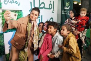 بالصور.. بنك الطعام المصري يجمع نجوم ومشاهير المجتمع بالأسر الأكثر احتياجا على مائدة إفطار واحدة 2 IMG 20240326 WA0154