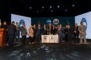 حزب مستقبل وطن يكرم الفائزين في مسابقة المليون جنيه لحفظة القرآن الكريم بالجيزة 2 IMG 20240328 WA0064