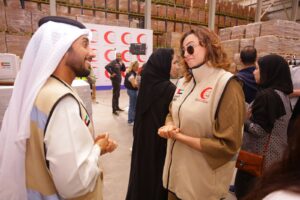 بالصور.. الهلال الأحمر الإماراتي ينظم فعالية من الإمارات عبر مصر الي أهلنا في غزة لتعبئة المساعدات للأشقاء في غزة 4 IMG 20240330 WA0243 1