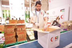 بالصور.. الهلال الأحمر الإماراتي ينظم فعالية من الإمارات عبر مصر الي أهلنا في غزة لتعبئة المساعدات للأشقاء في غزة 2 IMG 20240330 WA0246 1