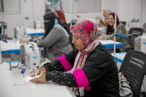 بالصور.. اورنچ تواصل جهود تقليص قائمة انتظار جراحات سرطان الثدي وتطلق برنامج تدريبي وتأهيلي لدعم المحاربات 1 IMG 20240404 WA0063