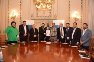 بالصور.. الشرقيون للتنمية العمرانية "OUD " تتعاقد مع " سويس تاتشس السويسرية " و" بارك 85 " ﻹدارة وتشغيل مشروعات بمرسي علم والقاهرة 2 IMG 20240406 WA0073