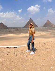 بالصور.. المصممة العالمية نجوي زهران تتحدث عن عشقها للأزياء و المكياج 9 IMG 20240429 WA0002