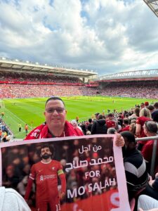 باسم مبارك.. حكاية مواطن مصري سافر إلي ليفربول لمساندة محمد صلاح..صور 2 IMG 20240507 WA0069