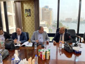 بالصور.. اجتماع ساخن لغرفة الصناعات النسيجية ومطالب عاجلة لرئيس هيئة التنمية الصناعية لبحث مشاكل القطاع 3 IMG 20240520 WA0152