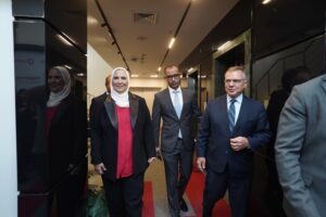 بالصور.. الوكالة الأمريكية للتنمية الدولية في مصر تختتم النسخة الثانية من هاكاثون فودافون وتتوج الثلاث فرق الفائزة 4 IMG 20240602 WA0158