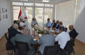 بالصور.. المهندس محمد شيمي يستعرض مؤشرات أداء الشركات التابعة للقابضة المعدنية 3 IMG 20240714 WA0007